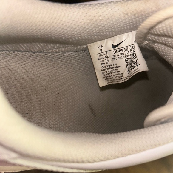 Nike Women’s Air Force 1 White Sneakers size 9 - Picture 6 of 8